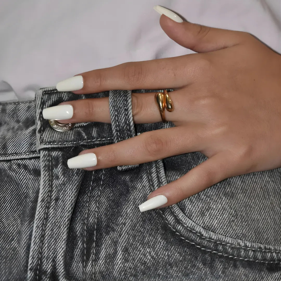 Natural-looking square fake nails with a glossy salon-quality finish by Soul Struck.